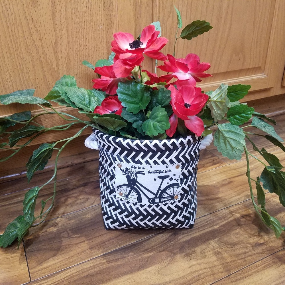 Beautiful Ride! Basket Floral!  (2 for $60)